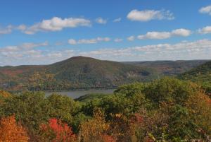 Fahnestock Mountain